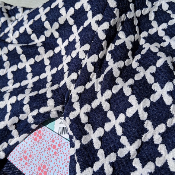 NWT Patterned Ladies Dress - Picture 2 of 6